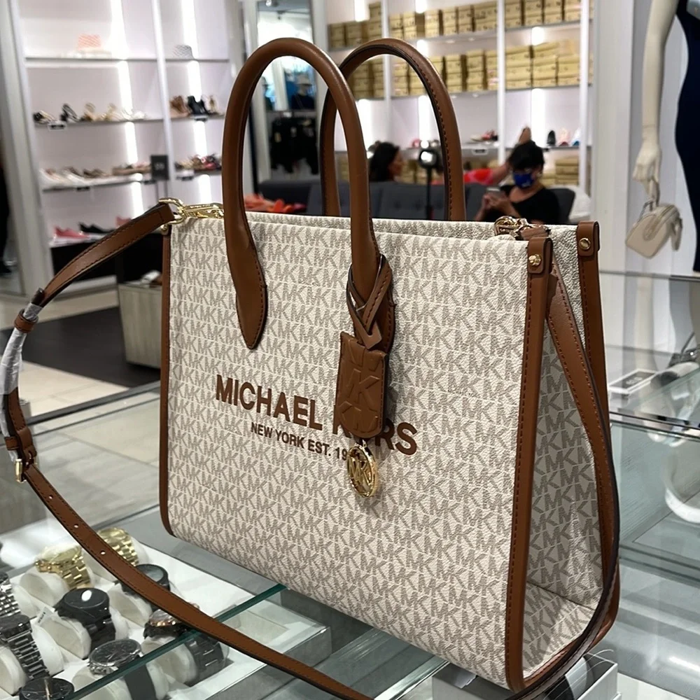 Michael Kors "Mirella" MD EW Tote Vanilla Shoulder Tote
35F2G7ZT2B - NWT - Picture 6 of 16